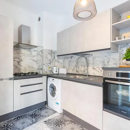 Apartment Giardino Al Mare By Interhome Sanremo